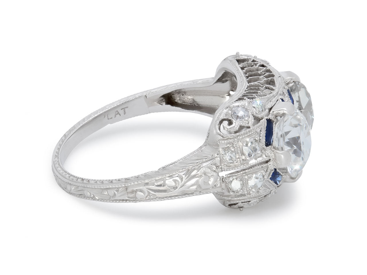 Art Deco Diamond Ring in Platinum