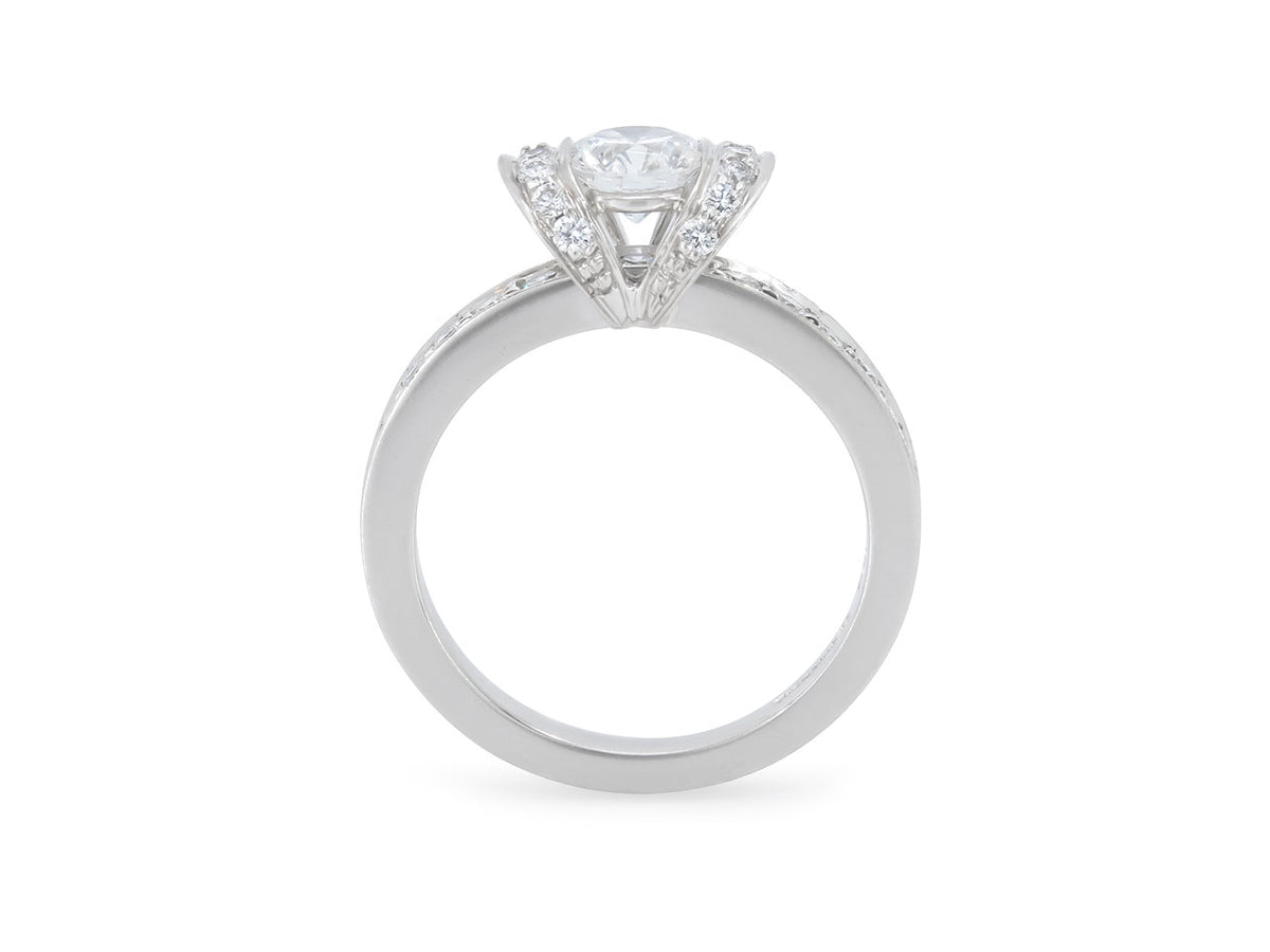 Side profile of a platinum diamond ribbon ring