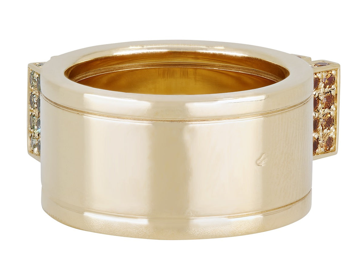 Wide 18K yellow gold ring with jeweled side panels