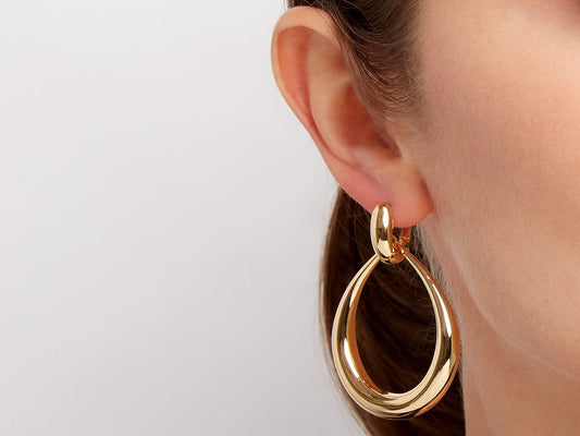 Polished 18K yellow gold door knocker earring