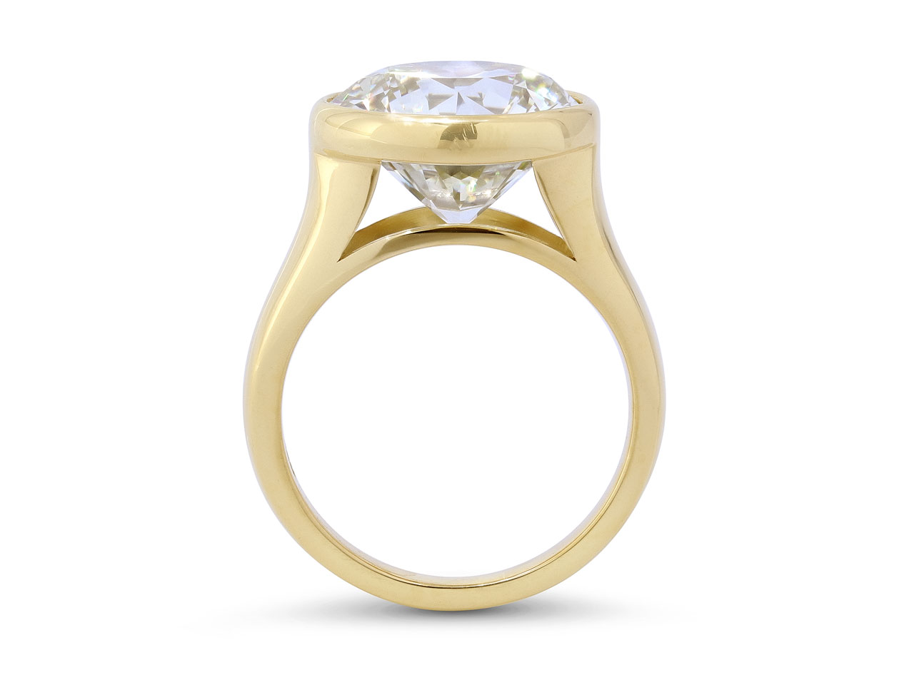 Beladora 'Bespoke' Bezel-set Diamond Ring, 7.09 carats, in 18K Gold