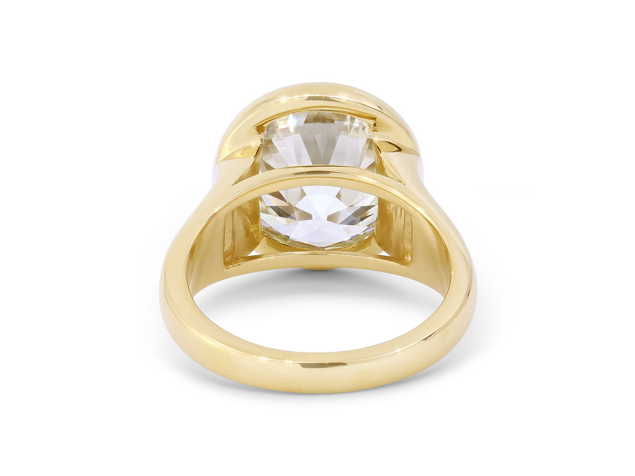 Beladora 'Bespoke' Bezel-set Diamond Ring, 7.09 carats, in 18K Gold