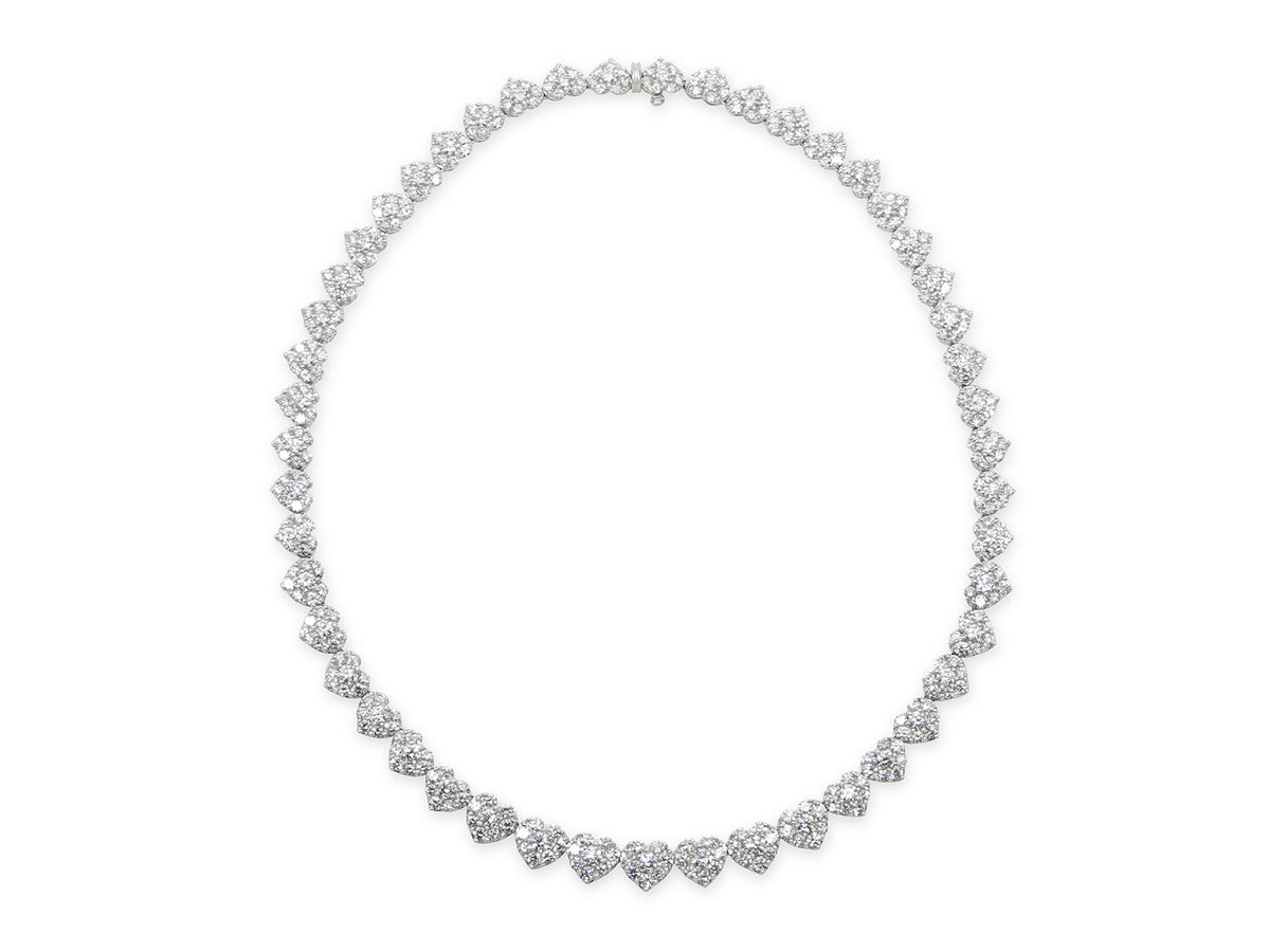 Diamond heart necklace in 18K white gold