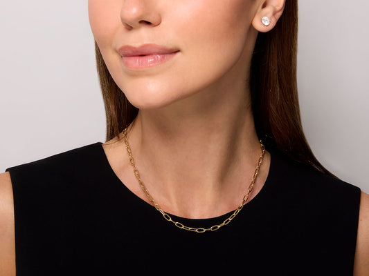 18K yellow gold cable link chain necklace on model