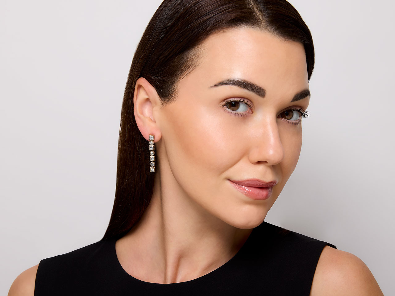 Diamond Drop Earrings in 18K White Gold