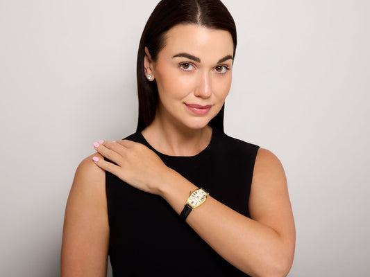 Cartier 'Tonneau' Watch in 18K Gold, with Depoloyant Buckle