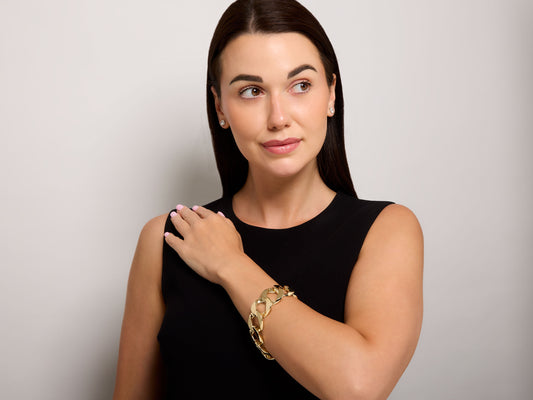 Verdura 'Curb-Link' Bracelet in 14K Gold, Large