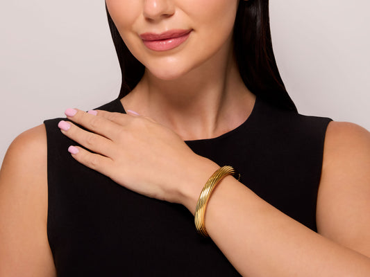 Italian Gold Bangle Bracelet in 18K Gold