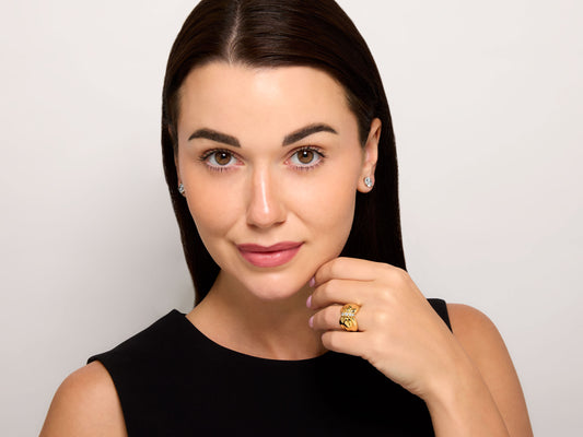Van Cleef & Arpels Diamond Bow Ring in 18K Gold