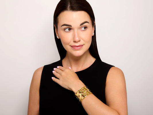 Verdura 'Criss Cross' Cuff in 18K Gold