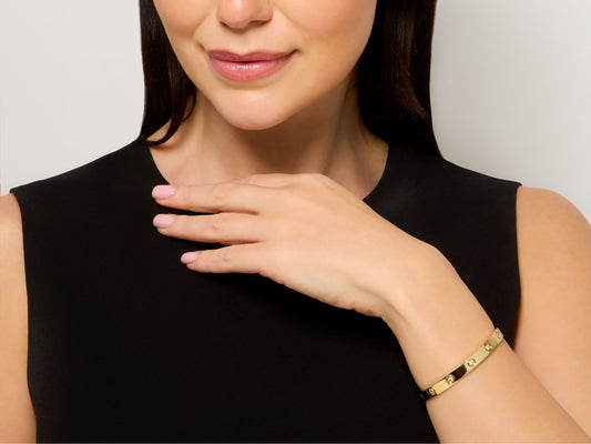 Cartier 'Love' Diamond Bracelet in 18K Gold, Size 17