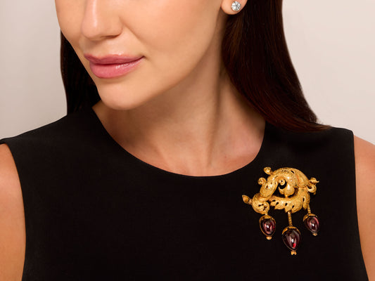Antique Victorian Carbuncle Brooch in 18K Gold