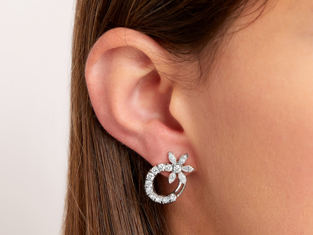 McTeigue & Co. Mid-Century Diamond Swirl Earrings in Platinum