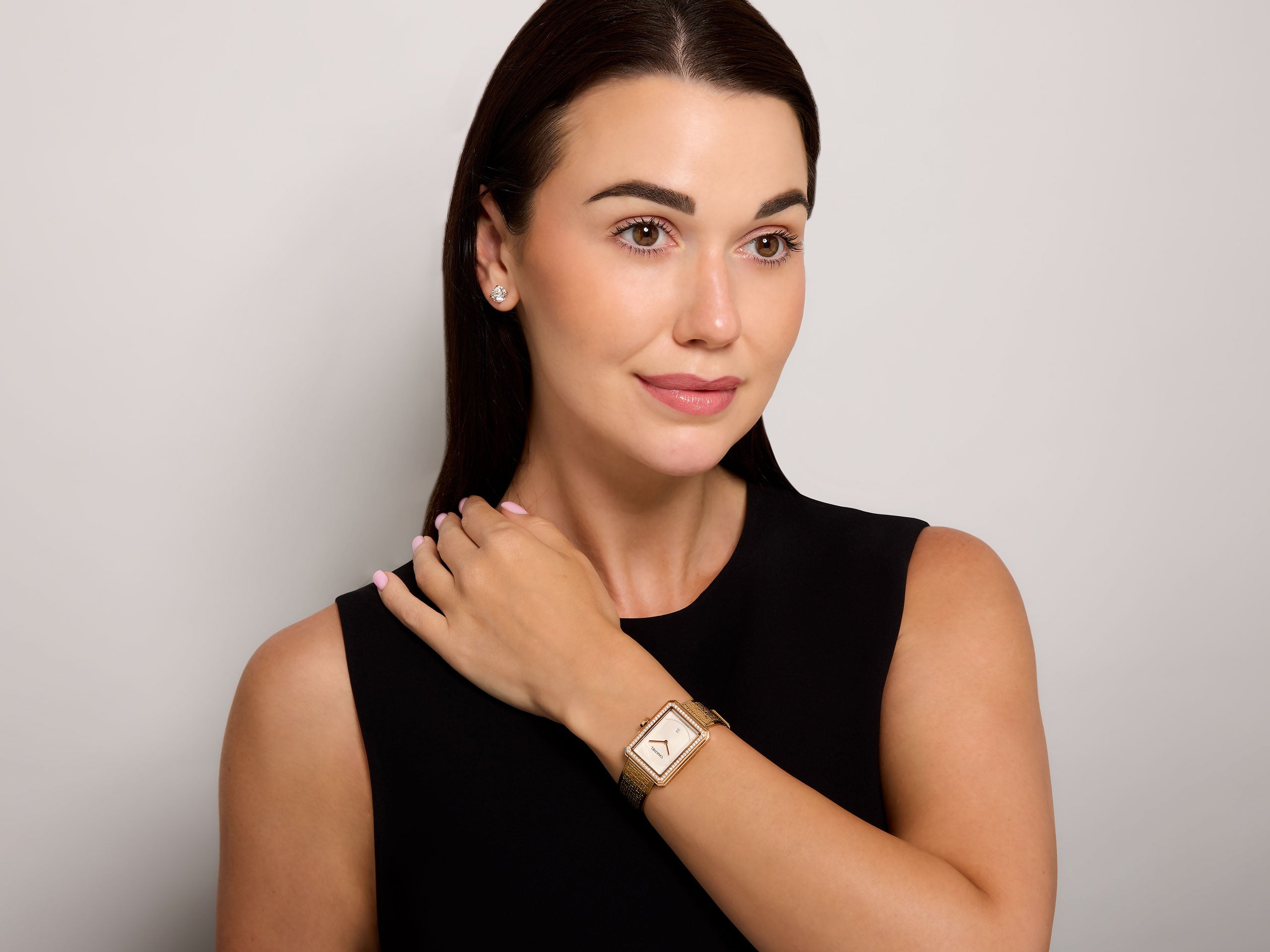シャネル ランウェイ ゴールドトーン ソーイング レディ ピン Chanel 'BOY·FRIEND Tweed' Diamond Watch in 18K Gold, #520889