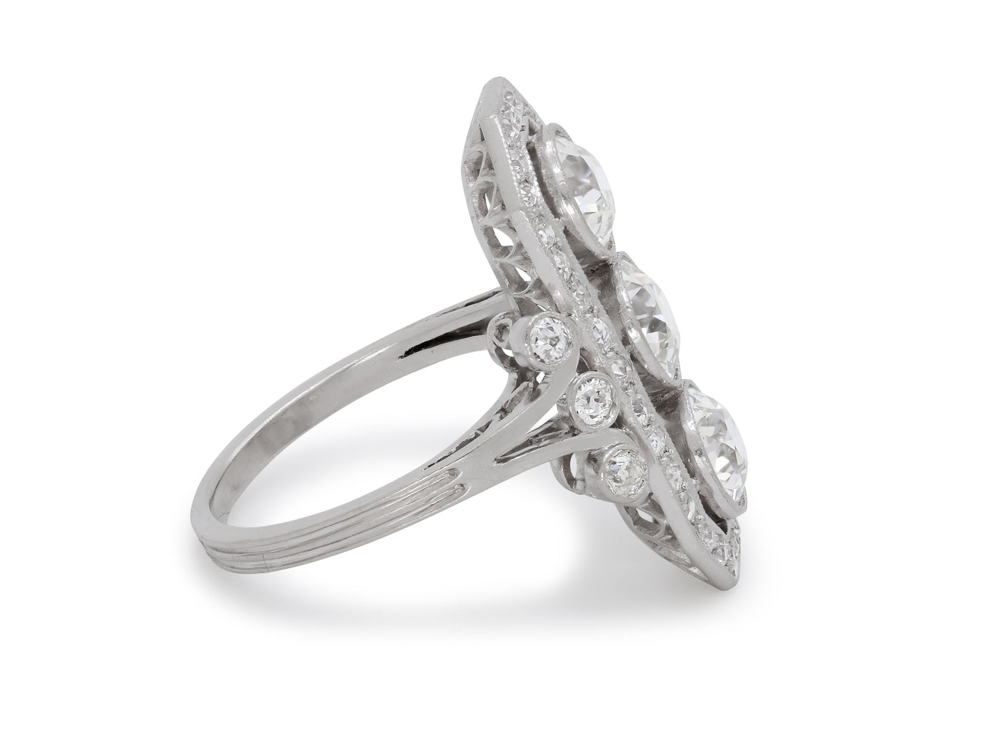 Art Deco Diamond Ring in Platinum