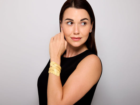 Buccellati Leaf Bangle Bracelet in 18K Gold