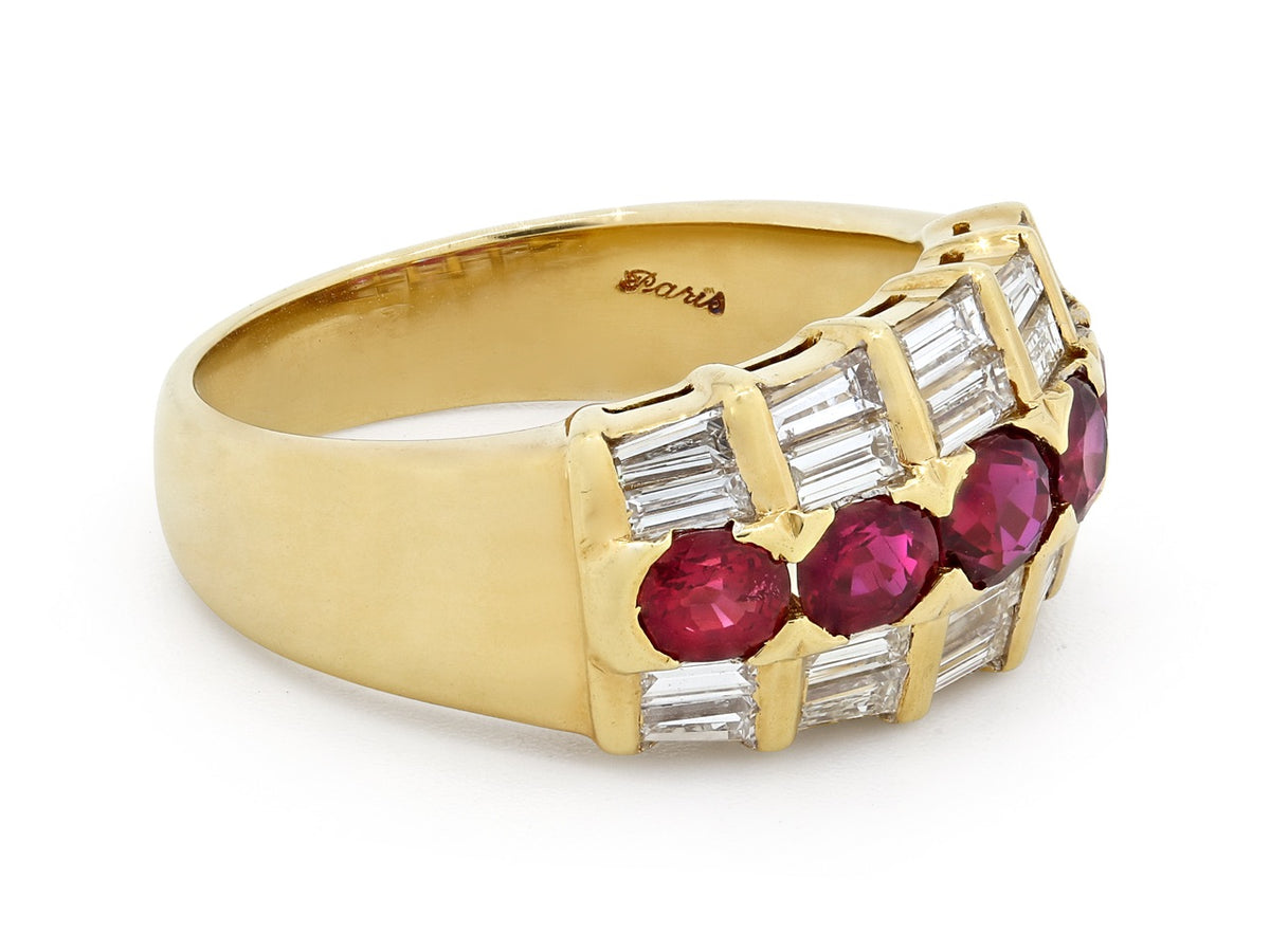 18K gold ring with five oval rubies and baguette diamonds