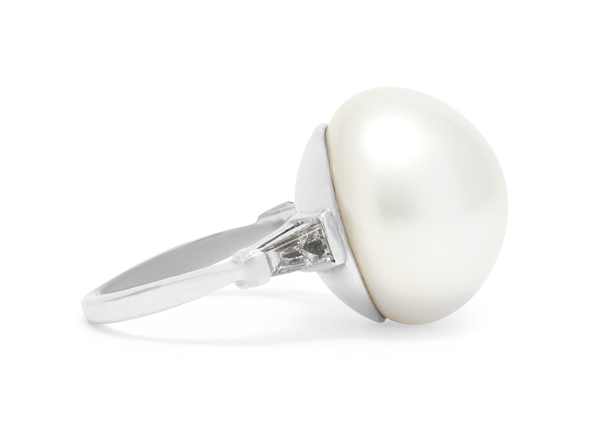 White gold ring with South Sea pearl and diamond shoulder