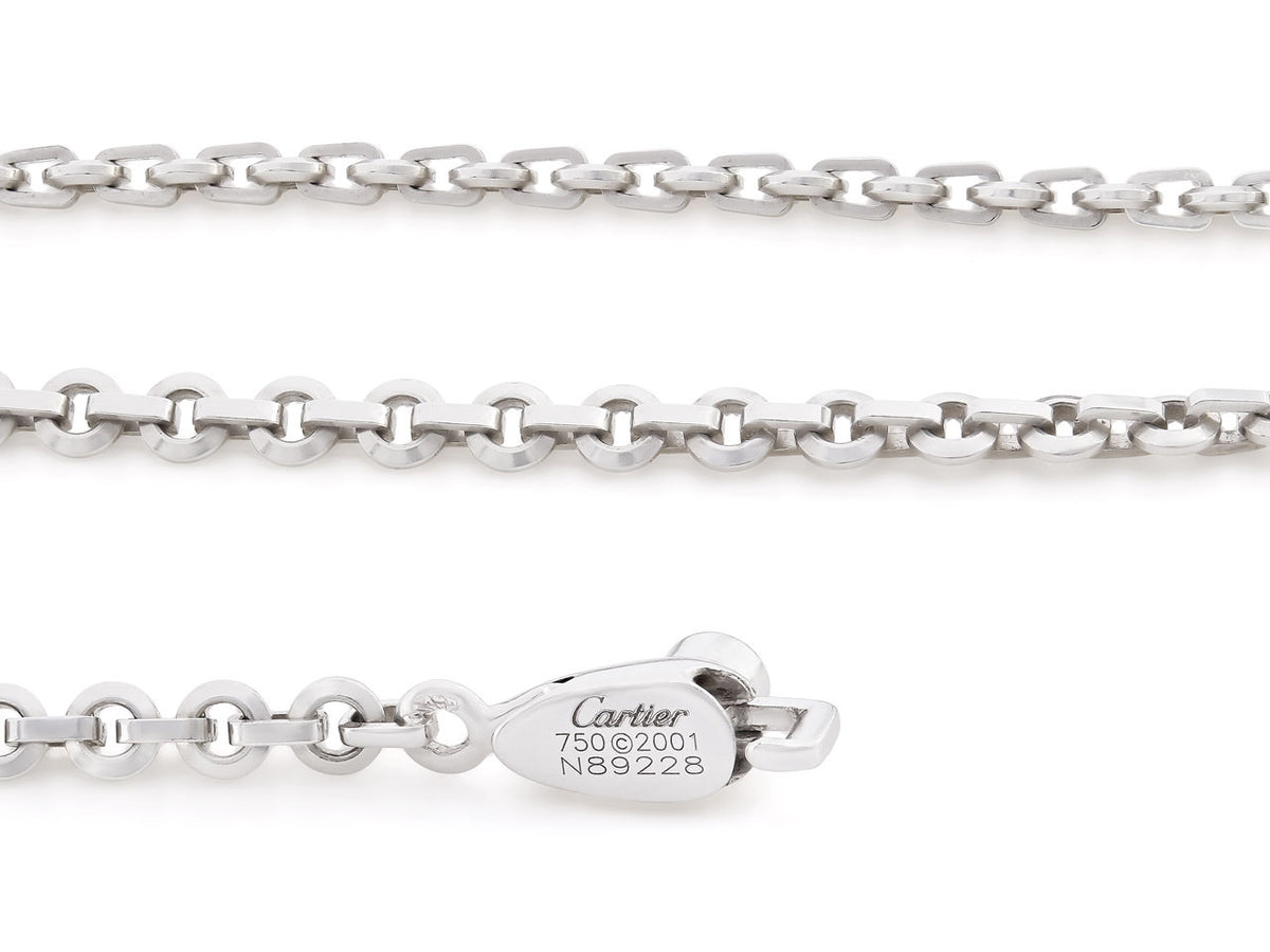 Close view of Cartier white gold chain and clasp