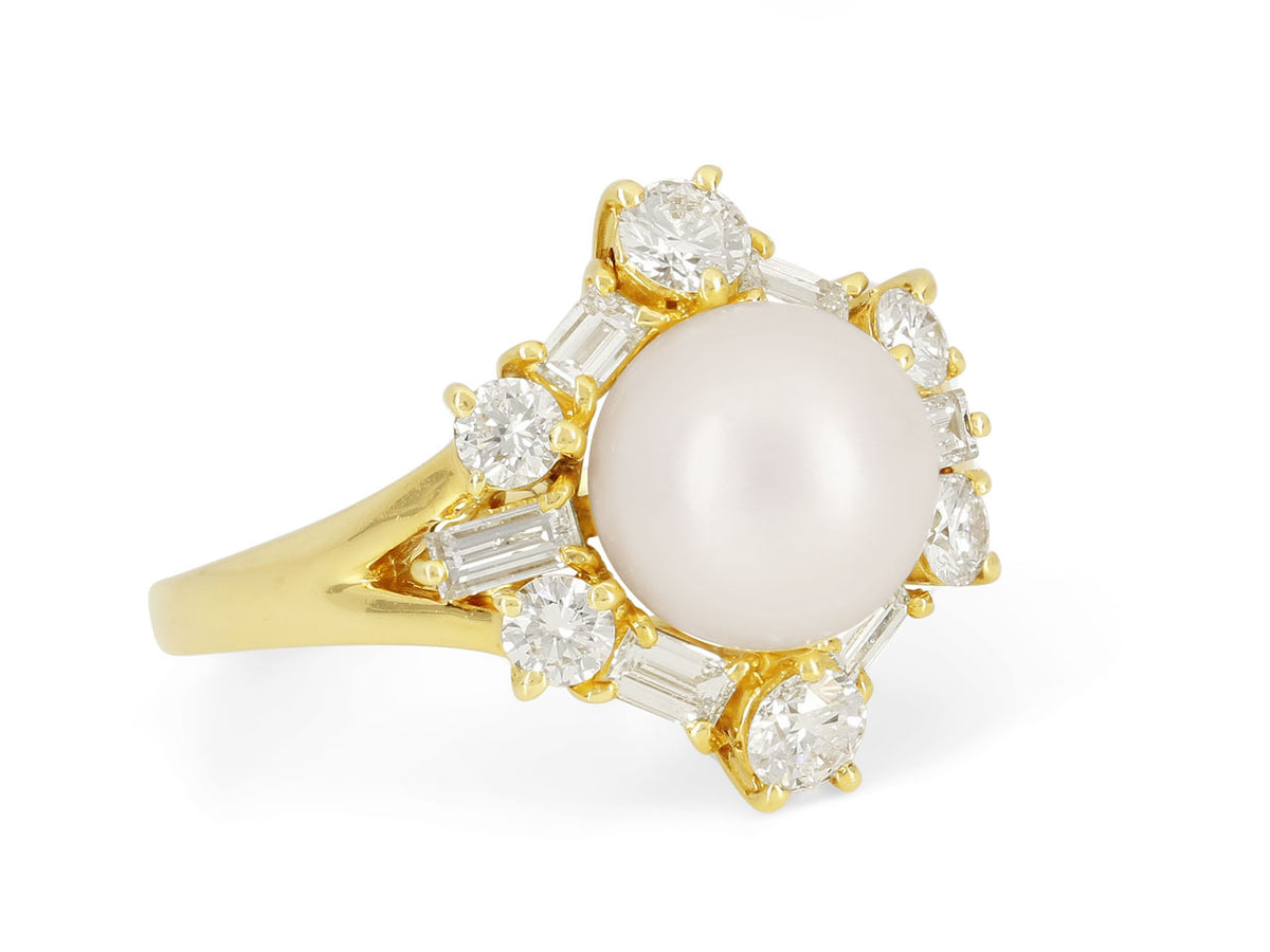 18K yellow gold ring with light pink Akoya pearl and diamonds