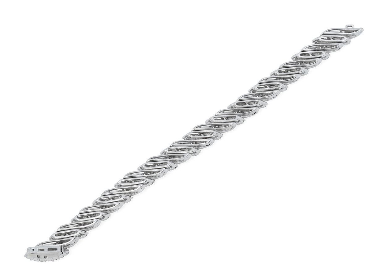 Platinum diamond bracelet with round and baguette settings