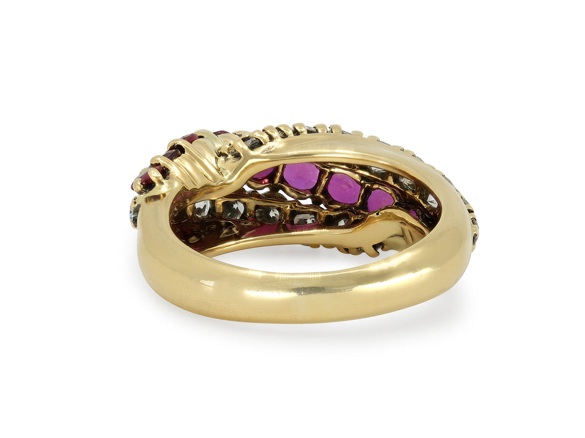 18K yellow gold ring with ruby and diamond setting