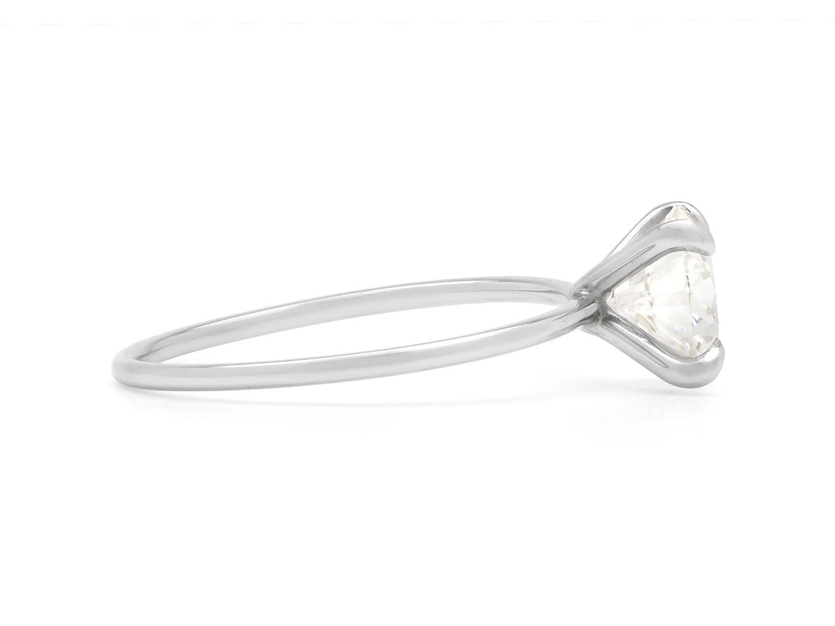 Side view of platinum diamond solitaire ring