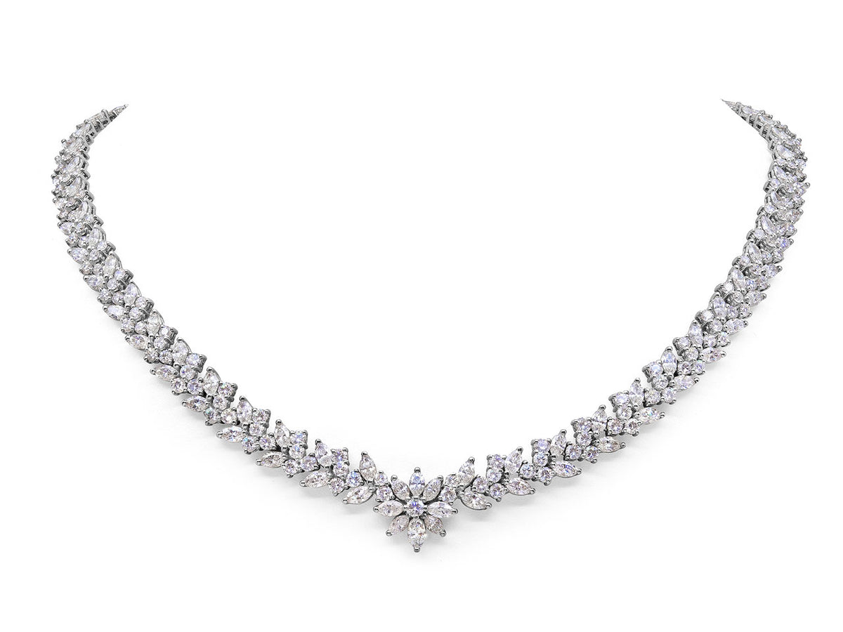 Diamond floral necklace in 18K white gold