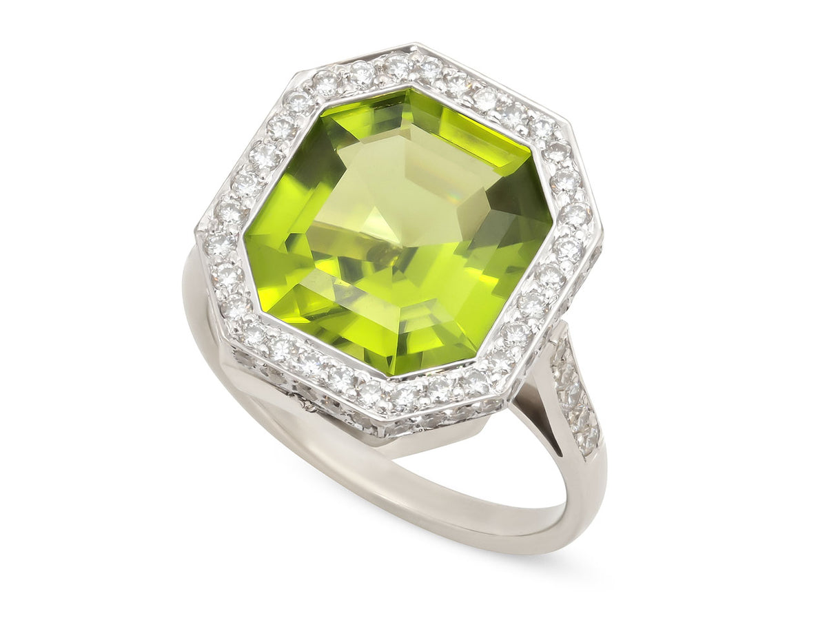 Square peridot ring in white gold with double diamond halo