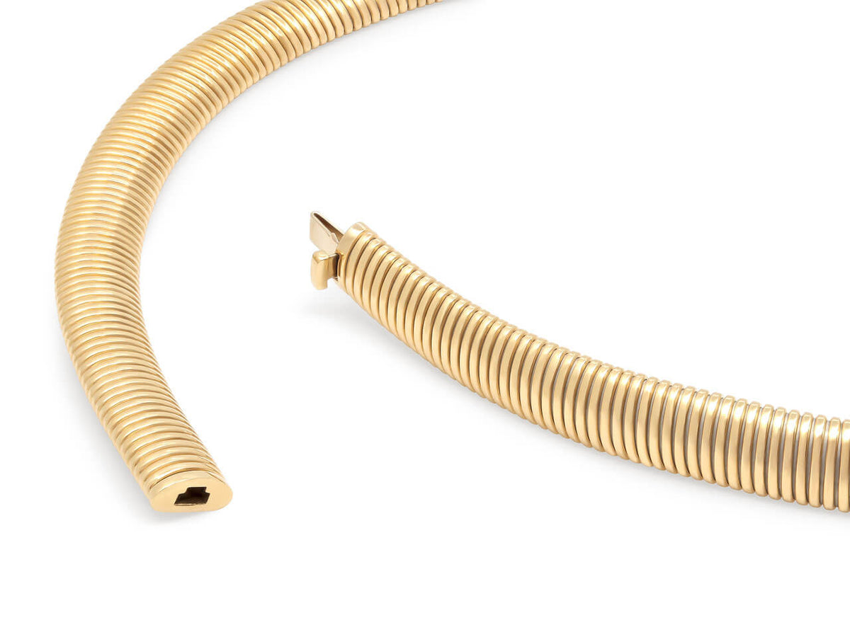 18K yellow gold tubogas necklace detail with clasp