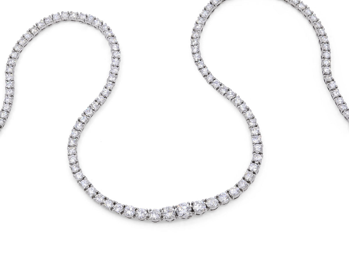 Platinum necklace with graduating round diamonds