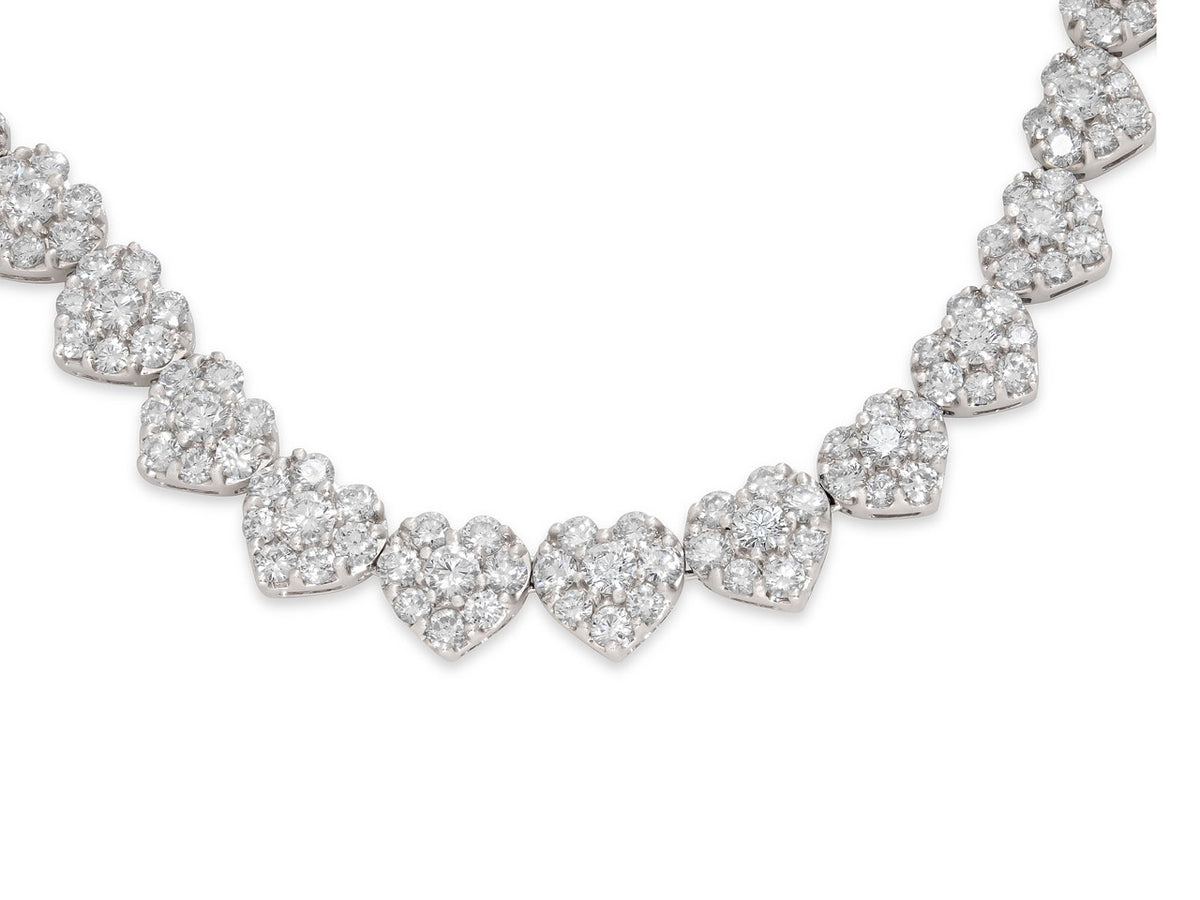 Diamond heart necklace in 18K white gold
