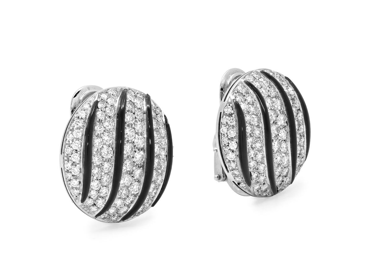 Diamond and onyx earrings in white gold
