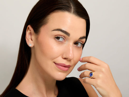 Beladora 'Bespoke' Oval Cabochon Sapphire Ring in 18K Gold