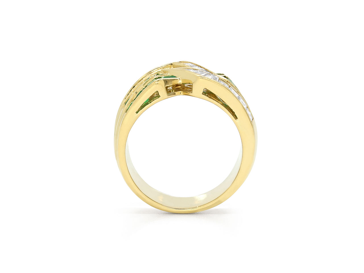 Emerald and Diamond Ring in 18K Gold