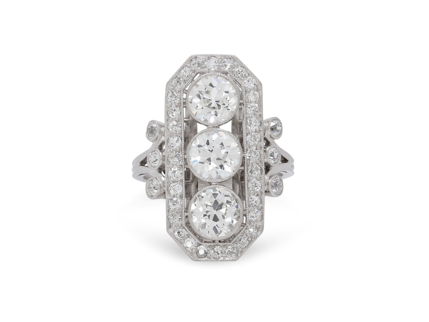 Art Deco Diamond Ring in Platinum