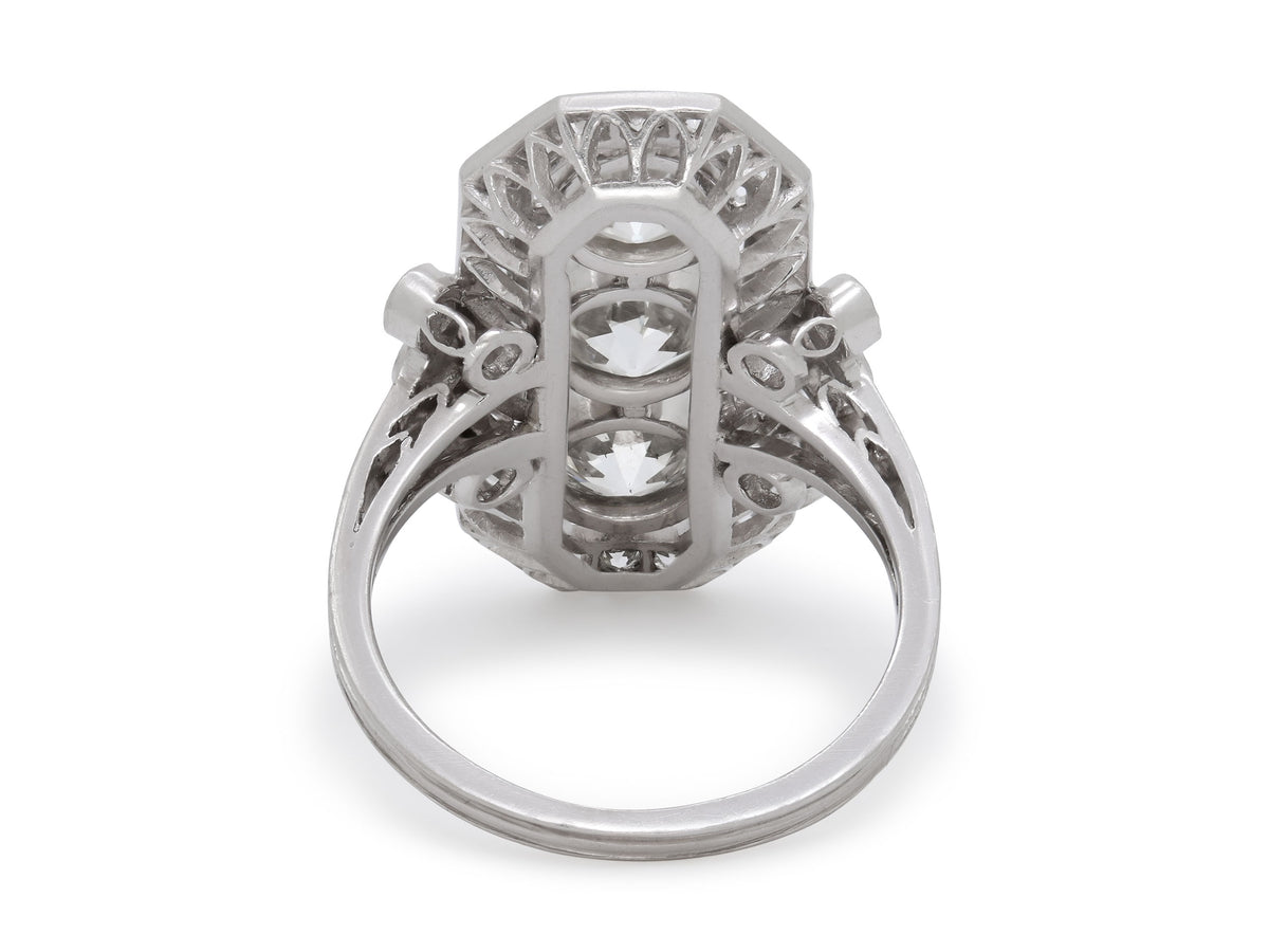 Art Deco Diamond Ring in Platinum
