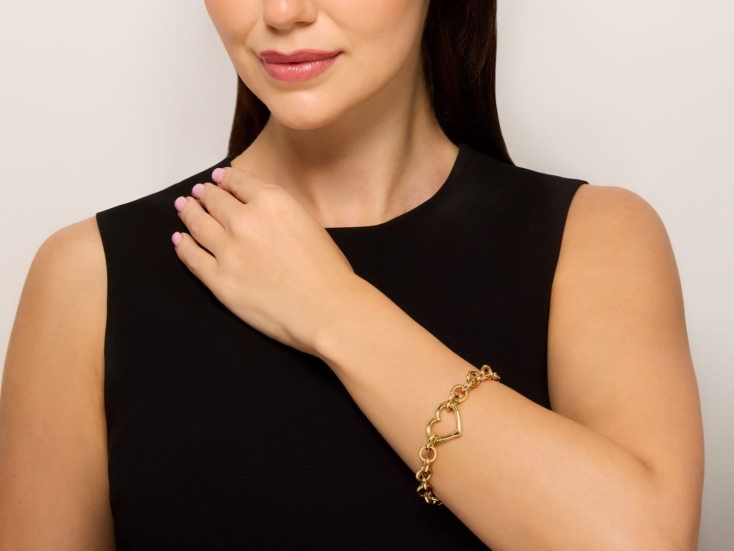 Tiffany & Co. Heart Link Bracelet in 18K Gold