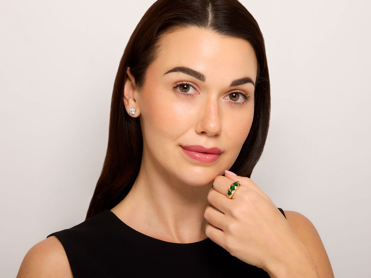 Cabochon Emerald Ring in 18K Gold