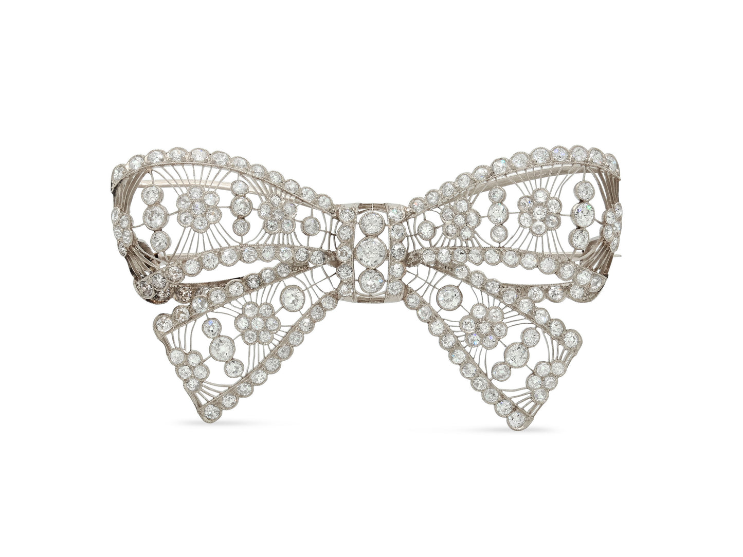Antique Belle Époque Diamond Filigree Bow Brooch in Platinum