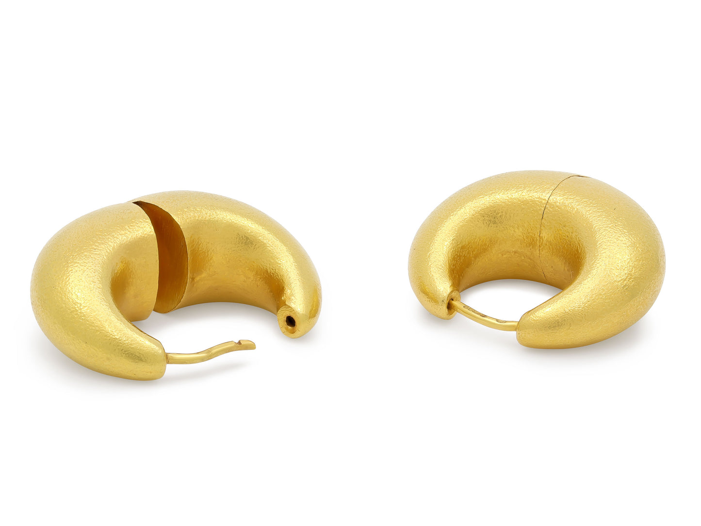 Hammered Hoop Earrings in 18K Gold