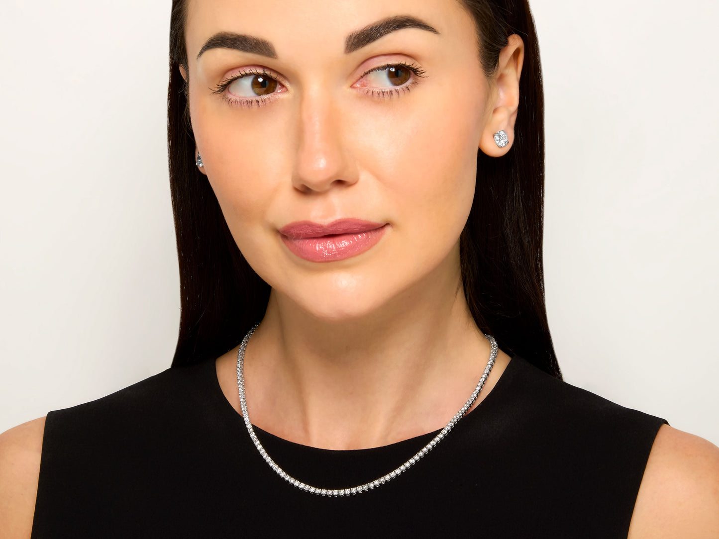 Diamond Rivière Necklace, 9.75 carats, in 18K White Gold