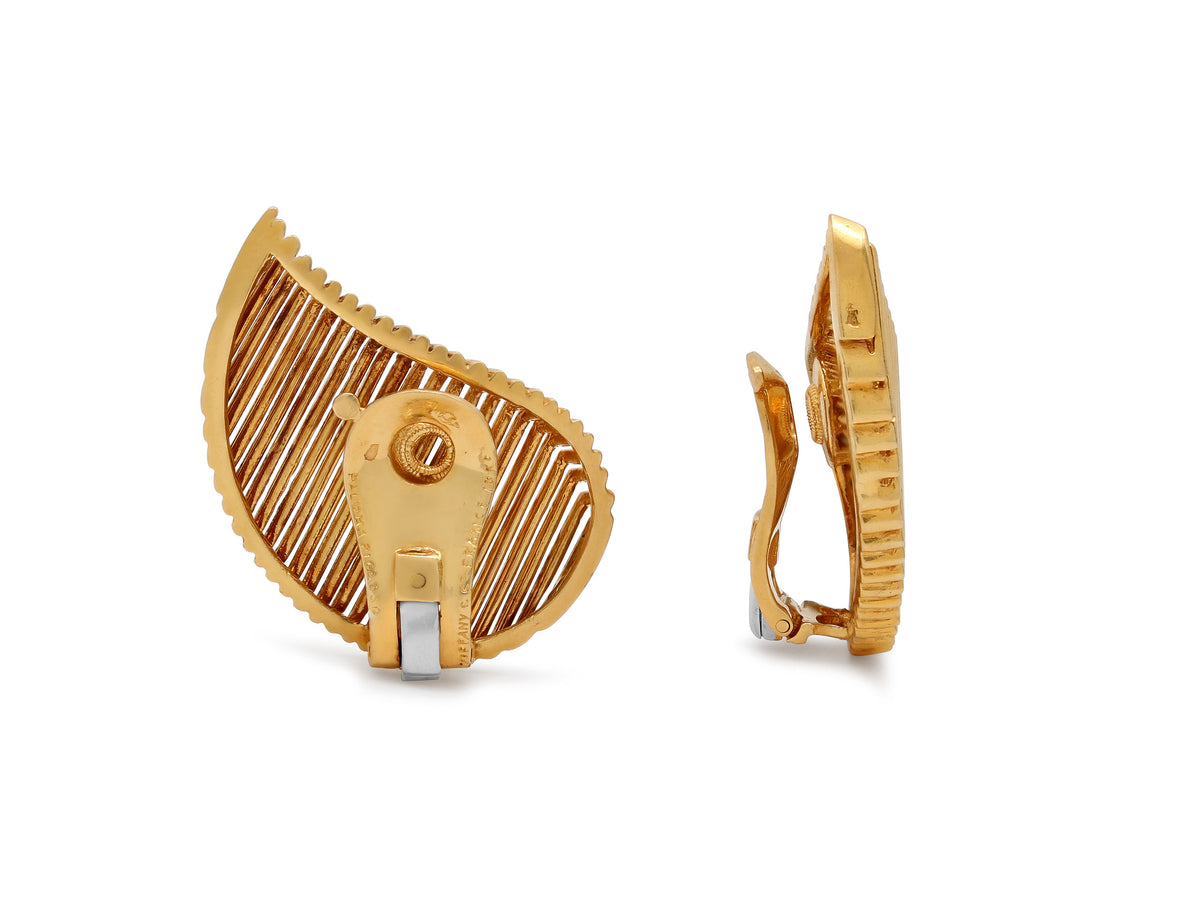 Tiffany & Co. Paloma Picasso Leaf Earrings in 18K Gold