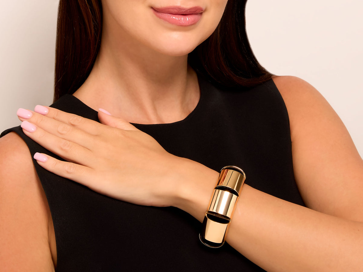 Vhernier 'Sorpresa Carré' Jet Bracelet in 18K Rose Gold