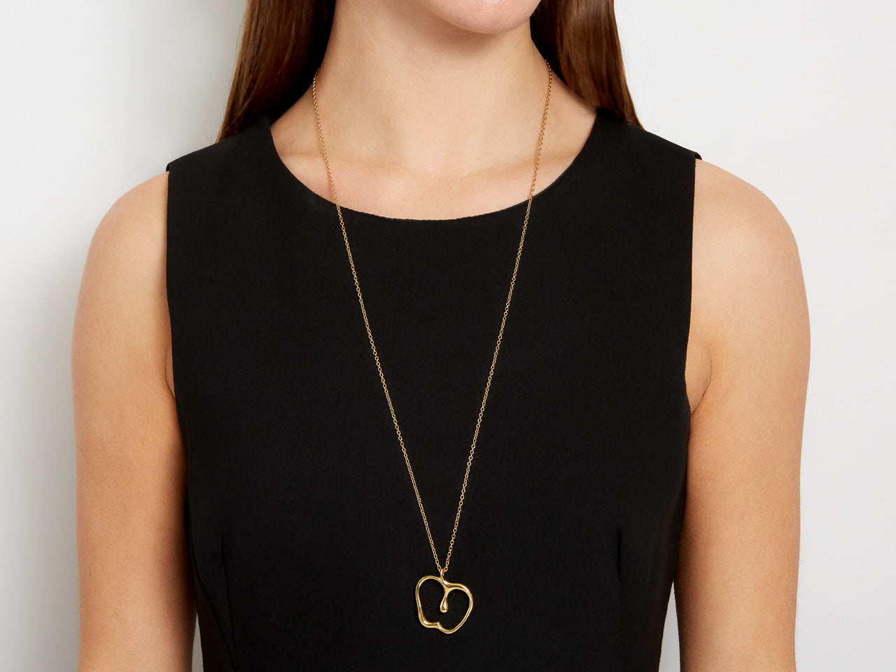 Tiffany & Co. Elsa Peretti Apple Necklace in 18k Gol #515928