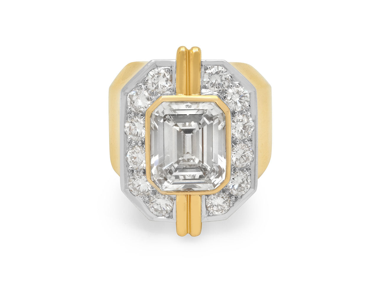 Emerald-cut Diamond, 4.53 carat M/VS1, Ring in 18K Gold and Platinum