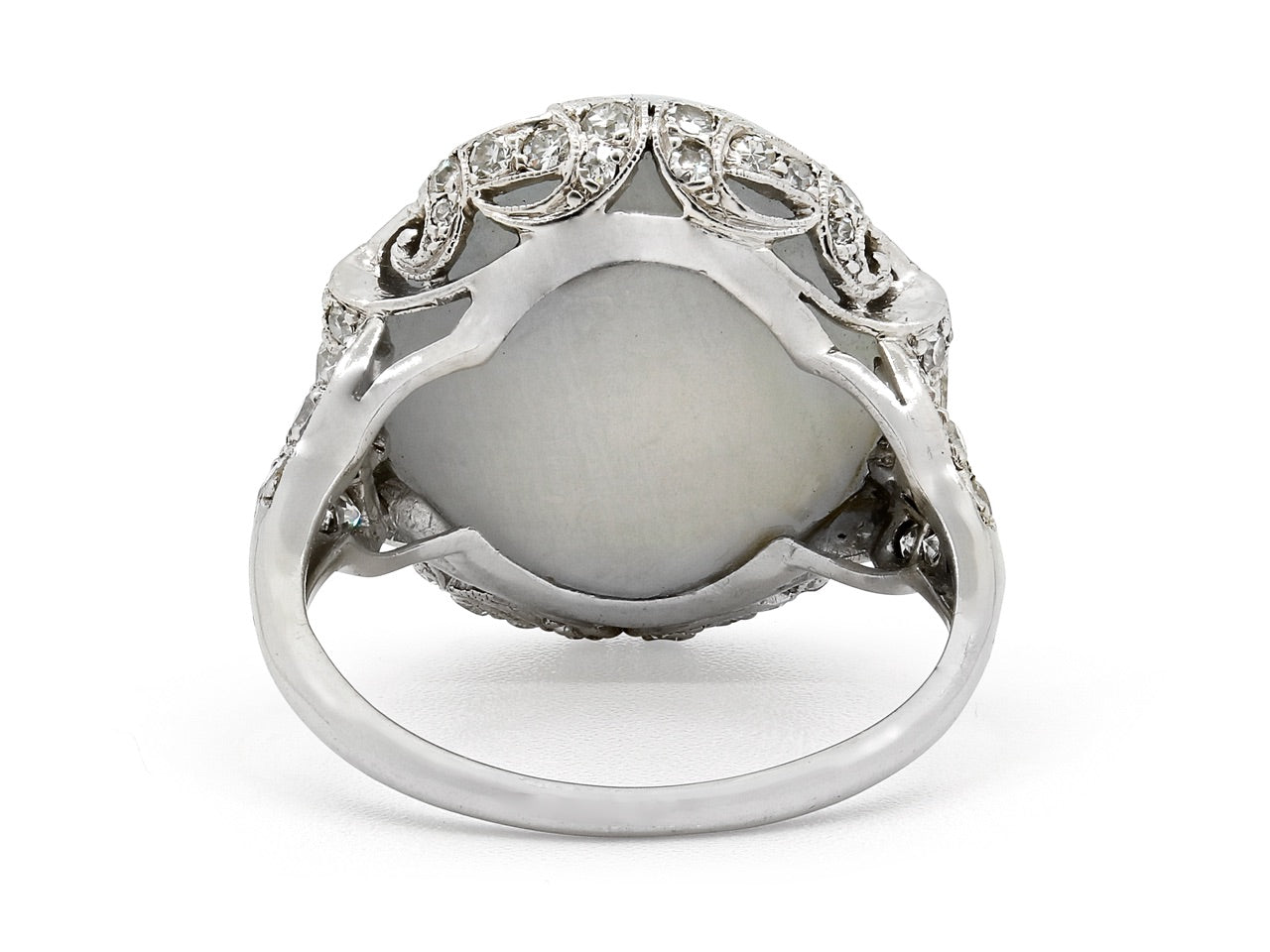 Art Deco Light Gray Star Sapphire Diamond Ring in Platinum