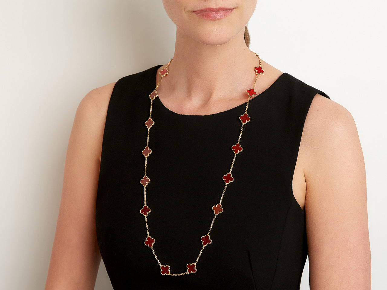 Van Cleef & Arpels 'Vintage Alhambra' Carnelian Necklace, 20 Motifs in 18K Gold