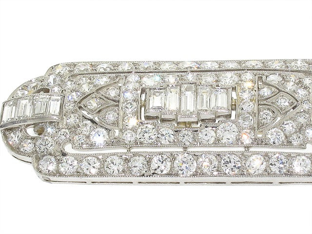 Art Deco Diamond Brooch in Platinum