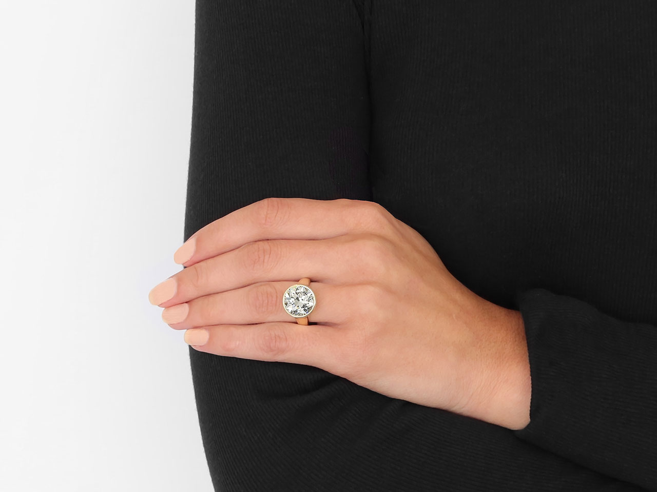 Beladora 'Bespoke' Bezel-set Diamond, 7.09 carats, in 18K Gold